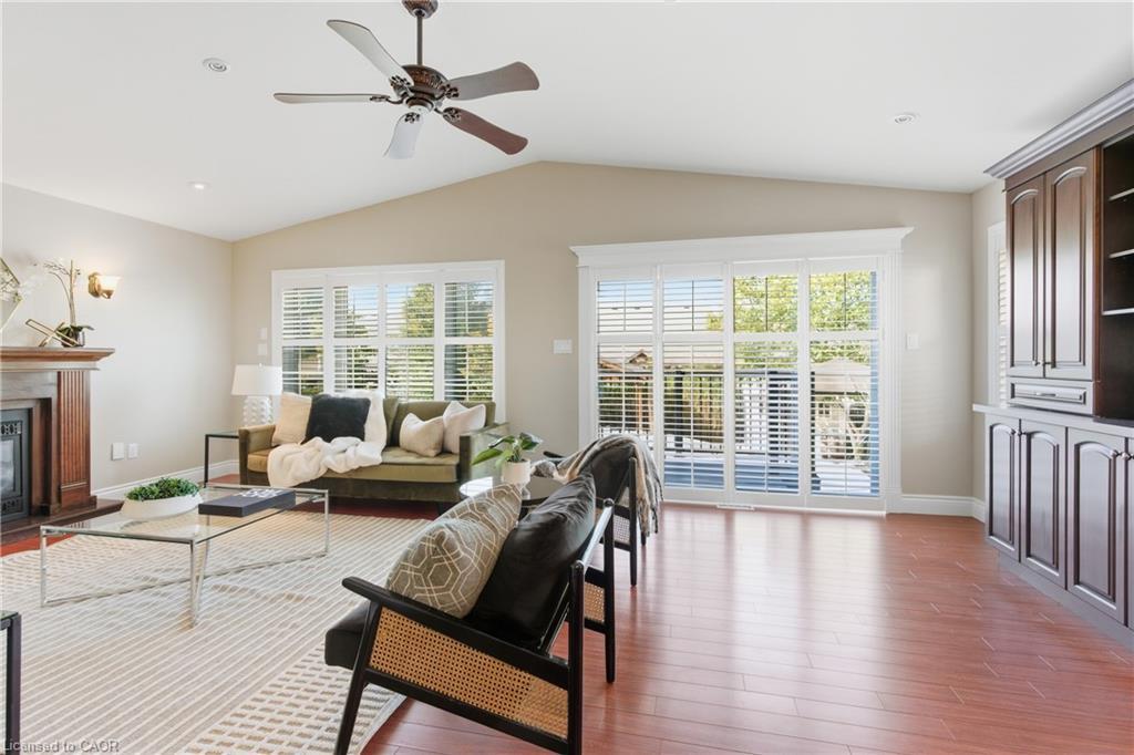 213 Dorchester Drive, Grimsby, ON - Indoor Photo Showing Living Room With Fireplace
