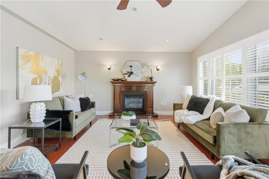 213 Dorchester Drive, Grimsby, ON - Indoor Photo Showing Living Room With Fireplace