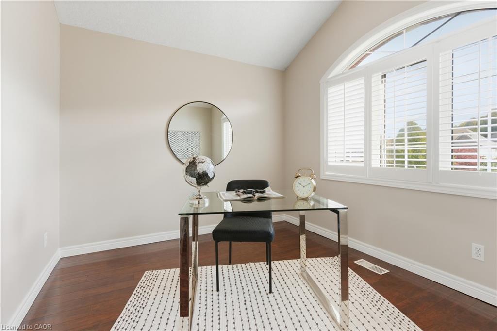 213 Dorchester Drive, Grimsby, ON - Indoor Photo Showing Office