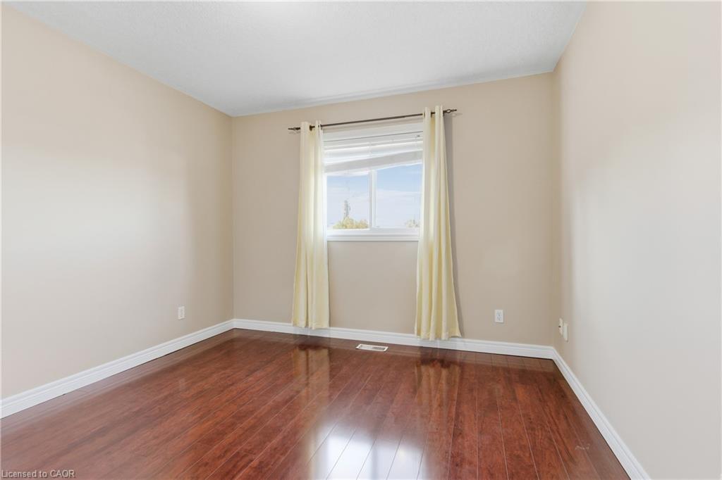 213 Dorchester Drive, Grimsby, ON - Indoor Photo Showing Other Room