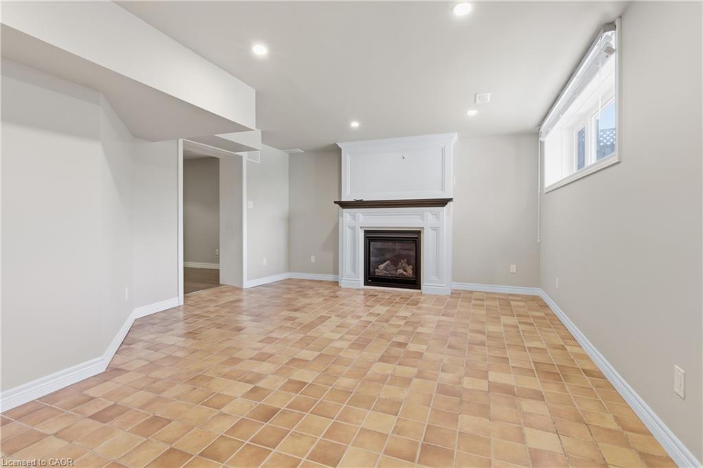 213 Dorchester Drive, Grimsby, ON - Indoor With Fireplace