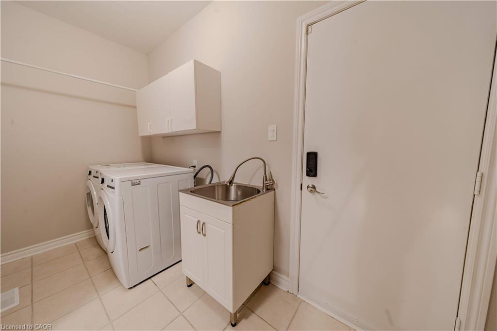 5918 Bassinger Place, Mississauga, ON - Indoor Photo Showing Laundry Room