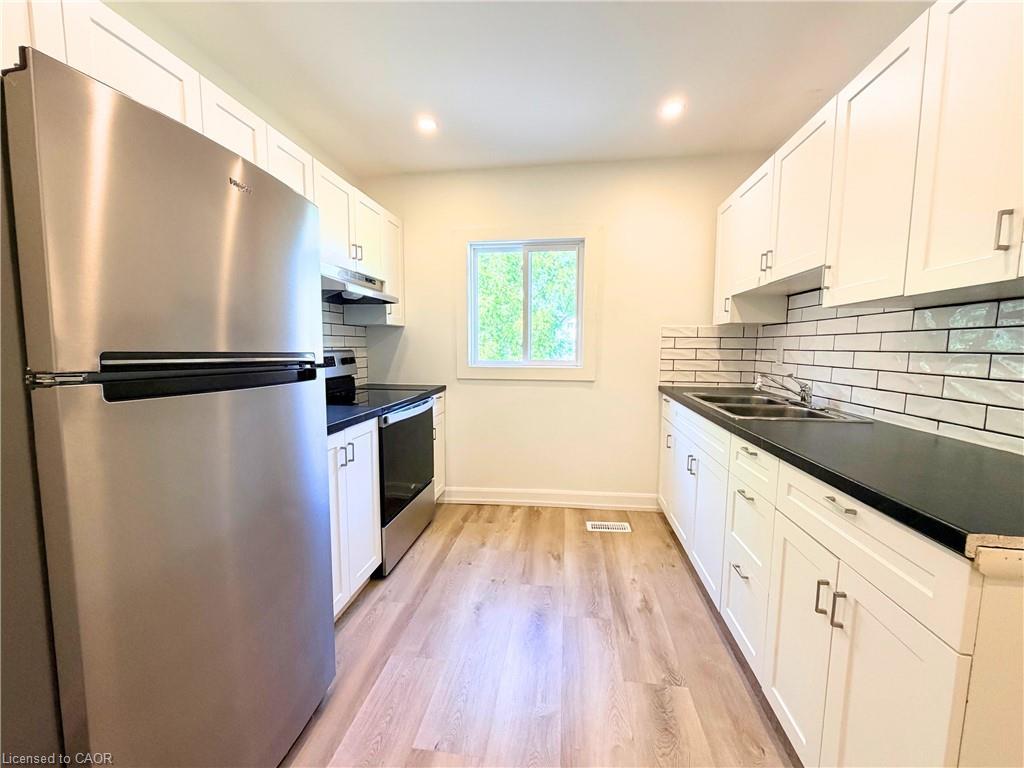26B-24-26 Cayuga Street, Brantford, ON - Indoor Photo Showing Kitchen With Double Sink