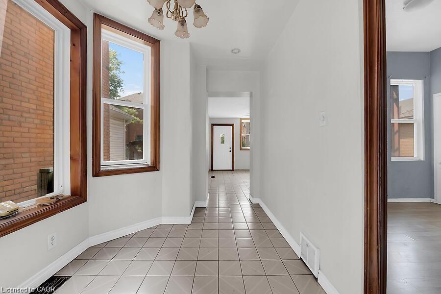88 Grant Avenue, Hamilton, ON - Indoor Photo Showing Other Room