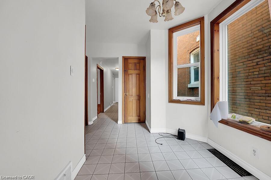 88 Grant Avenue, Hamilton, ON - Indoor Photo Showing Other Room
