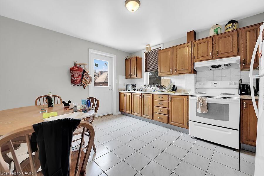 88 Grant Avenue, Hamilton, ON - Indoor Photo Showing Kitchen With Double Sink