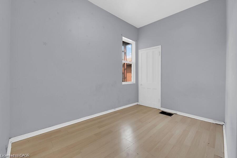 88 Grant Avenue, Hamilton, ON - Indoor Photo Showing Other Room