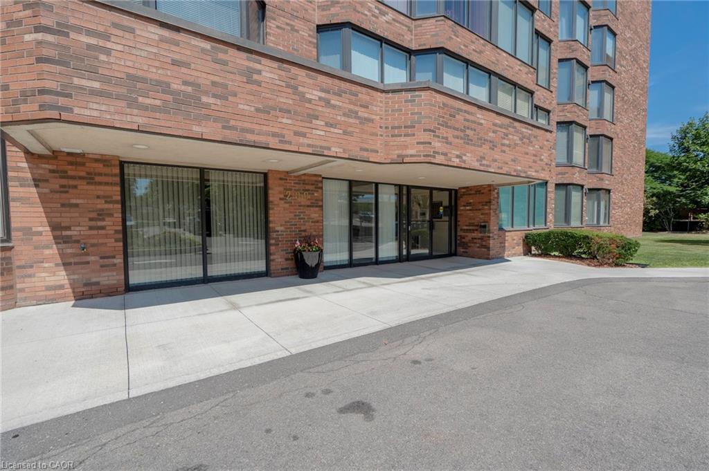 105-200 Limeridge Road W, Hamilton, ON - Outdoor