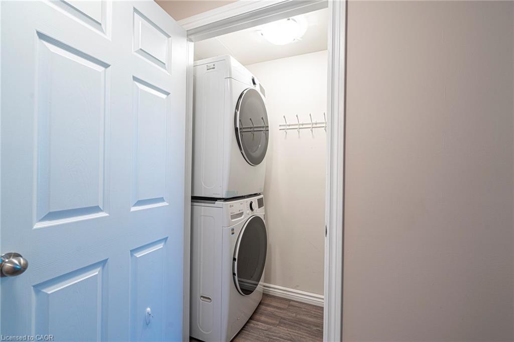 105-200 Limeridge Road W, Hamilton, ON - Indoor Photo Showing Laundry Room