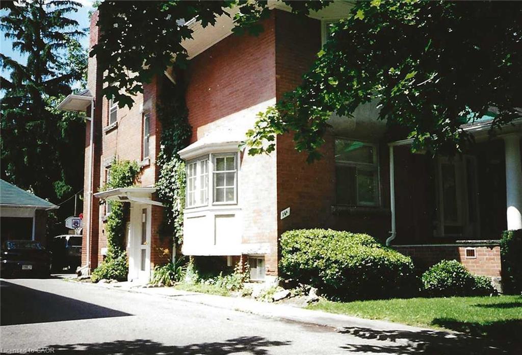 16 Wellington Street E, Brampton, ON - Outdoor