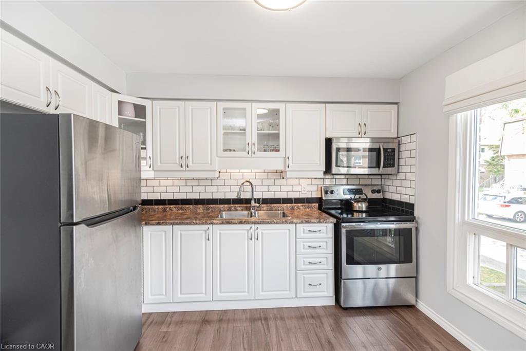 12-1301 Upper Gage Avenue, Hamilton, ON - Indoor Photo Showing Kitchen