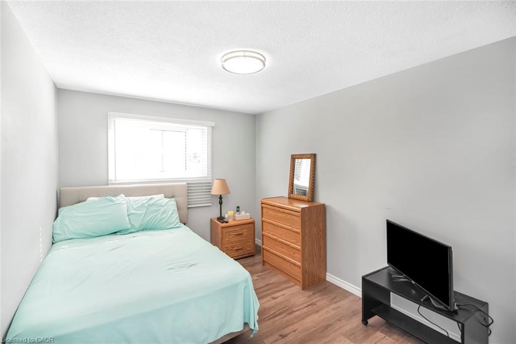 12-1301 Upper Gage Avenue, Hamilton, ON - Indoor Photo Showing Bedroom