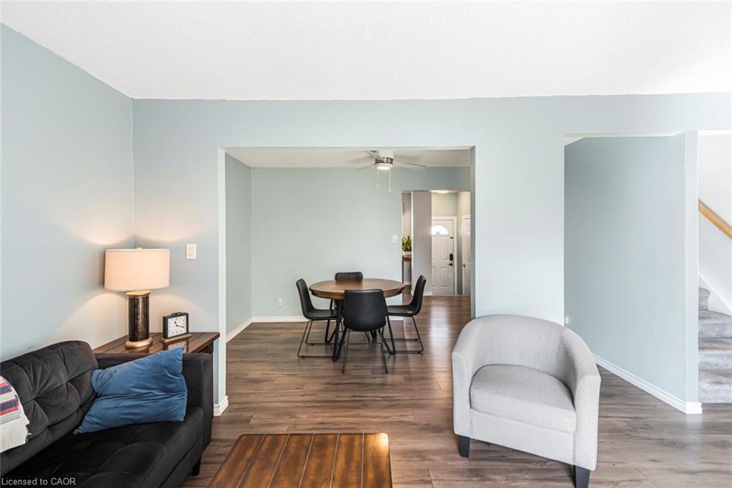 12-1301 Upper Gage Avenue, Hamilton, ON - Indoor Photo Showing Living Room