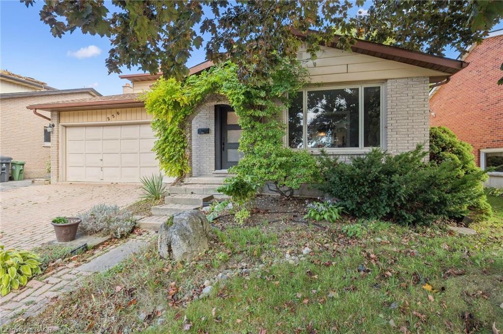 236 Ironwood Road, Guelph, ON - Outdoor