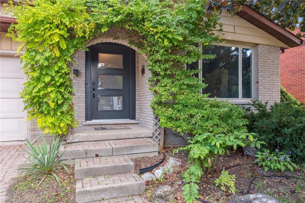 236 Ironwood Road, Guelph, ON - Outdoor
