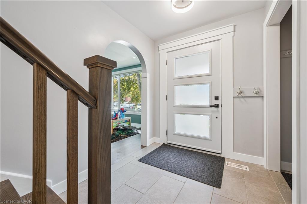 236 Ironwood Road, Guelph, ON - Indoor Photo Showing Other Room