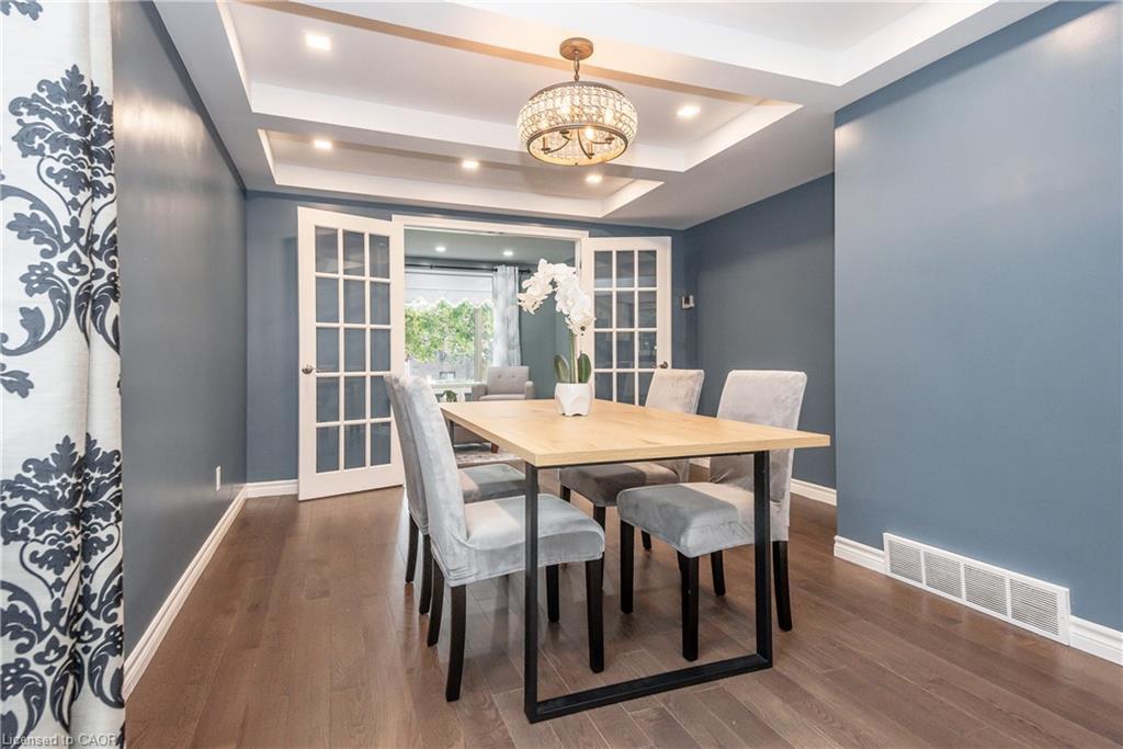 236 Ironwood Road, Guelph, ON - Indoor Photo Showing Dining Room