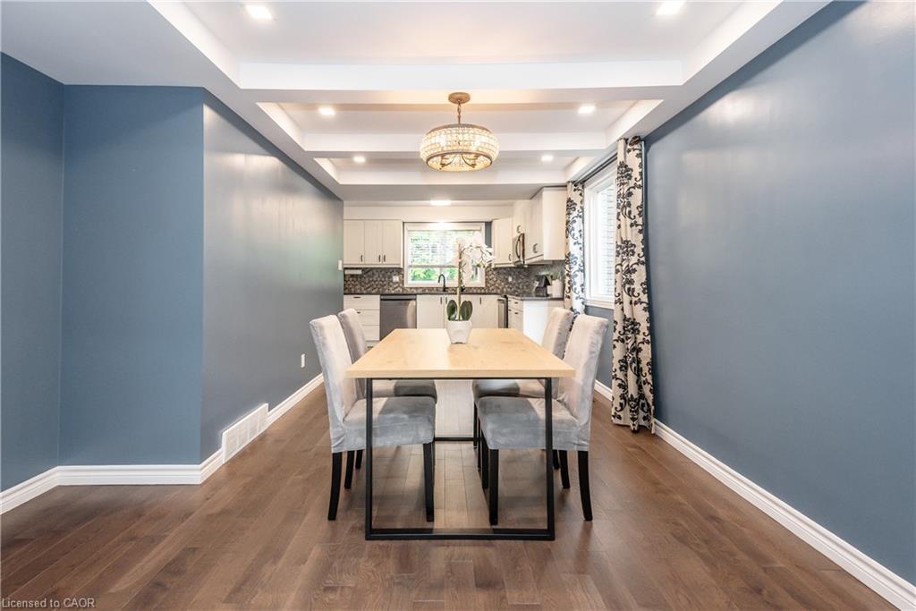 236 Ironwood Road, Guelph, ON - Indoor Photo Showing Dining Room