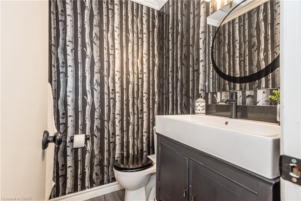 236 Ironwood Road, Guelph, ON - Indoor Photo Showing Bathroom
