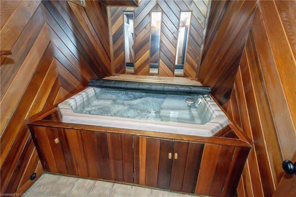 236 Ironwood Road, Guelph, ON - Indoor Photo Showing Other Room