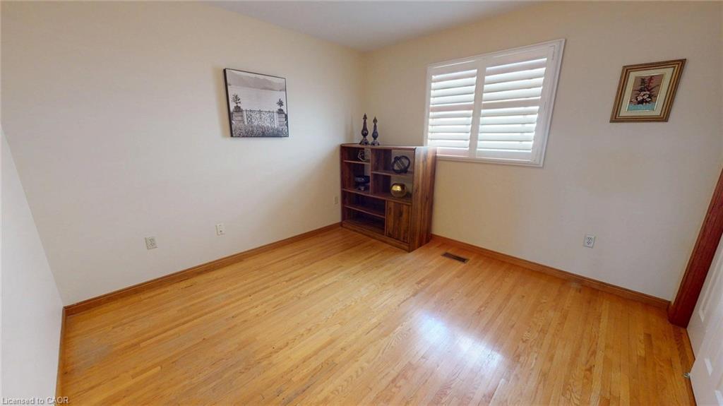 140 Donn Avenue, Hamilton, ON - Indoor Photo Showing Bedroom