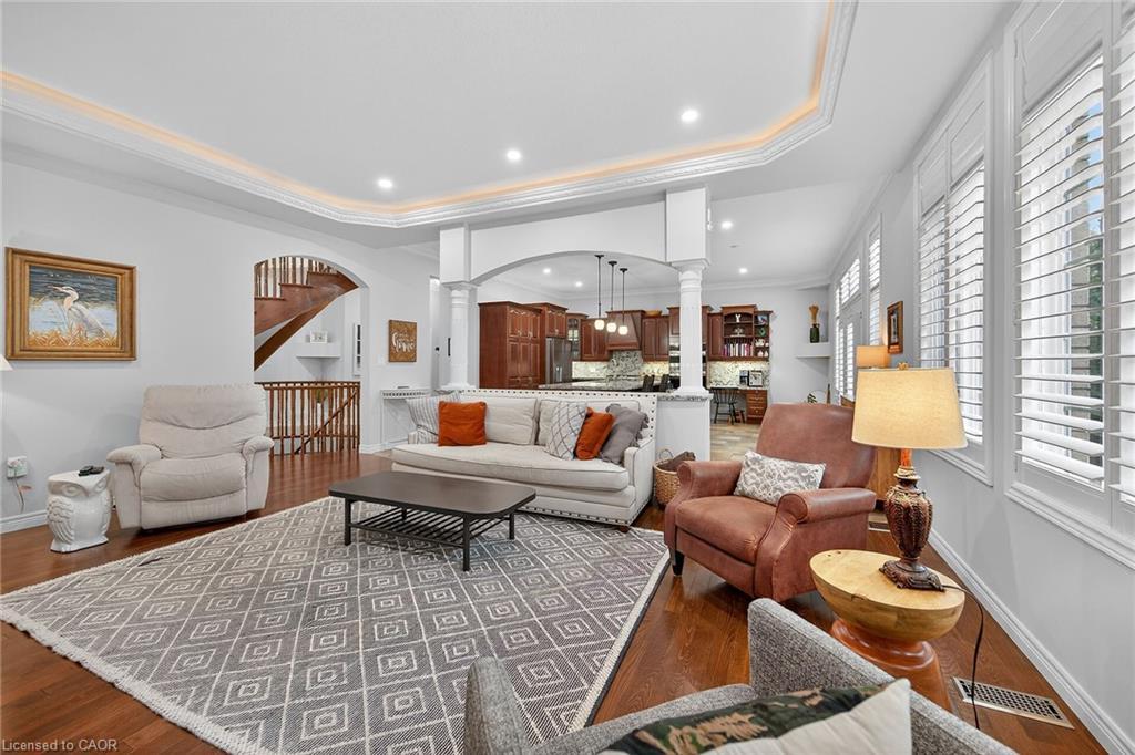 248 Cloverleaf Drive, Ancaster, ON - Indoor Photo Showing Living Room