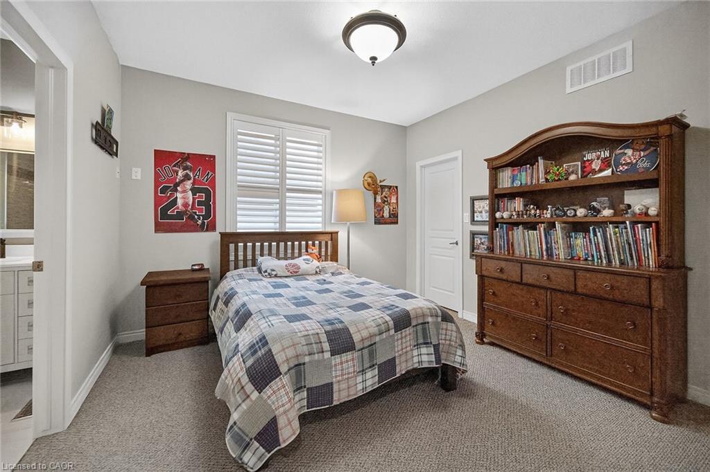248 Cloverleaf Drive, Ancaster, ON - Indoor Photo Showing Bedroom