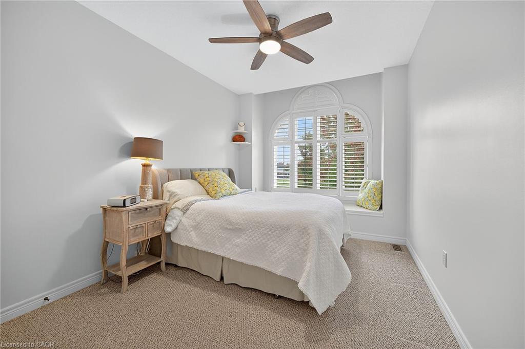248 Cloverleaf Drive, Ancaster, ON - Indoor Photo Showing Bedroom