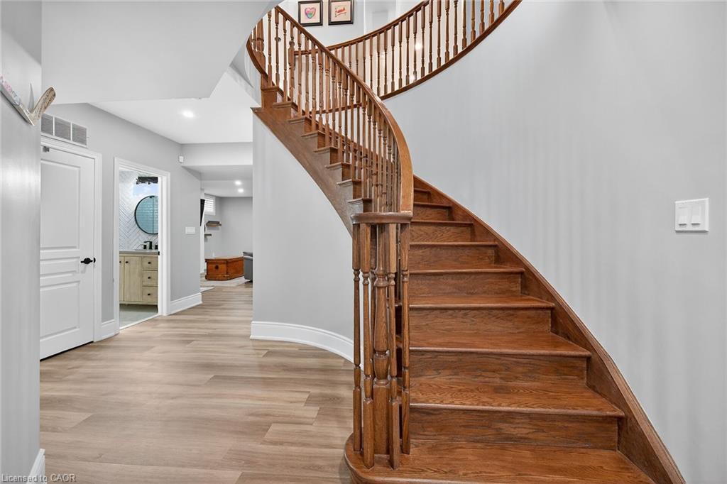 248 Cloverleaf Drive, Ancaster, ON - Indoor Photo Showing Other Room