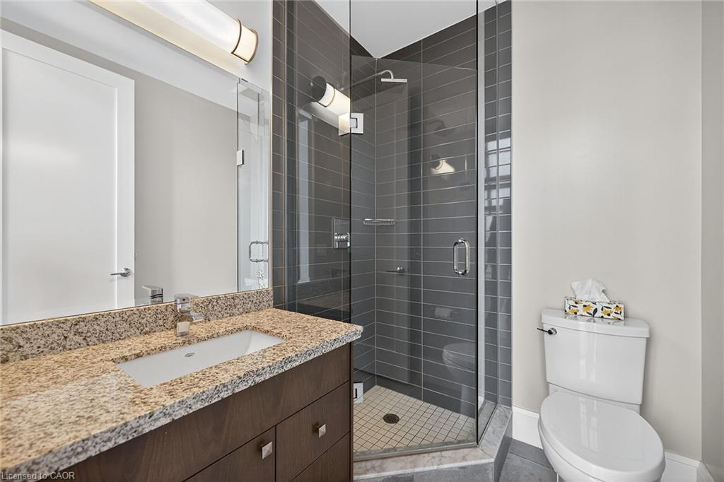 Lph6-112 King Street E, Hamilton, ON - Indoor Photo Showing Bathroom