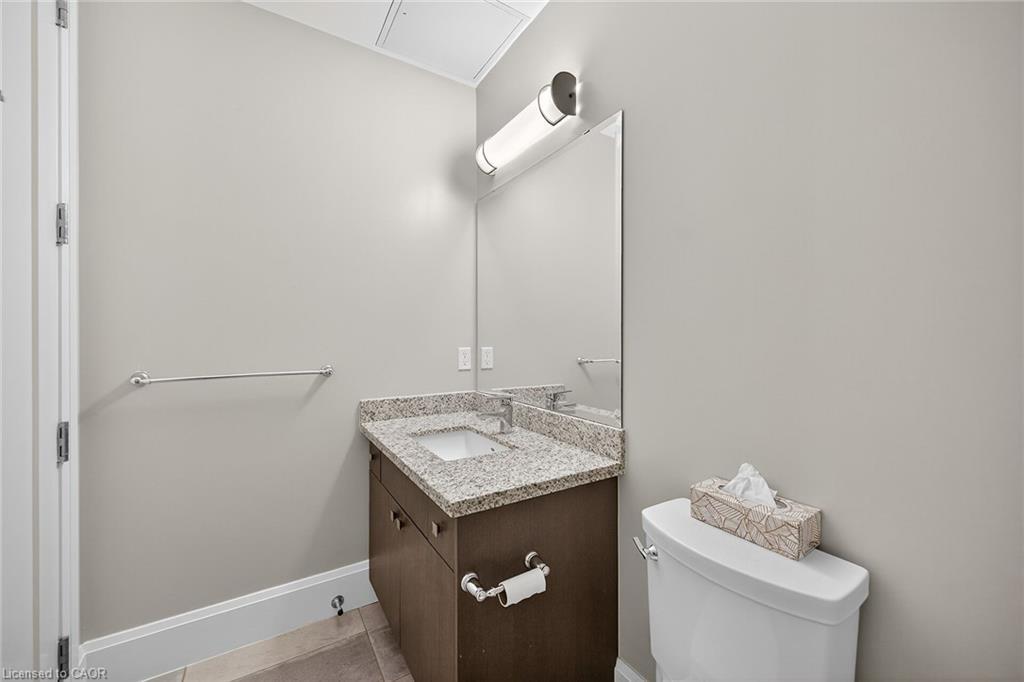 Lph6-112 King Street E, Hamilton, ON - Indoor Photo Showing Bathroom