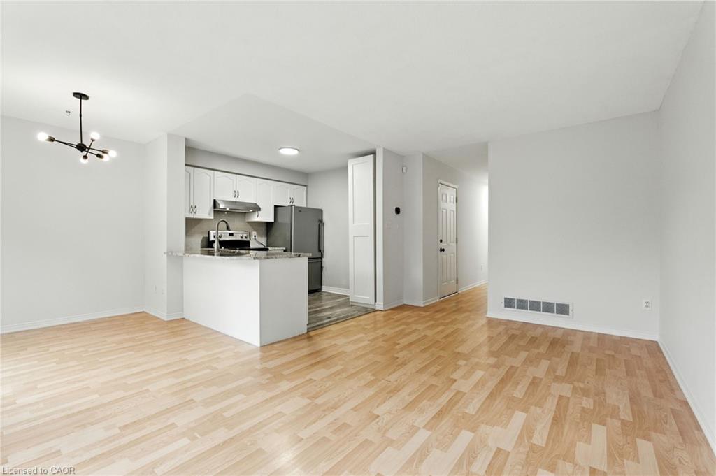 39 Foxborough Drive, Ancaster, ON - Indoor Photo Showing Kitchen