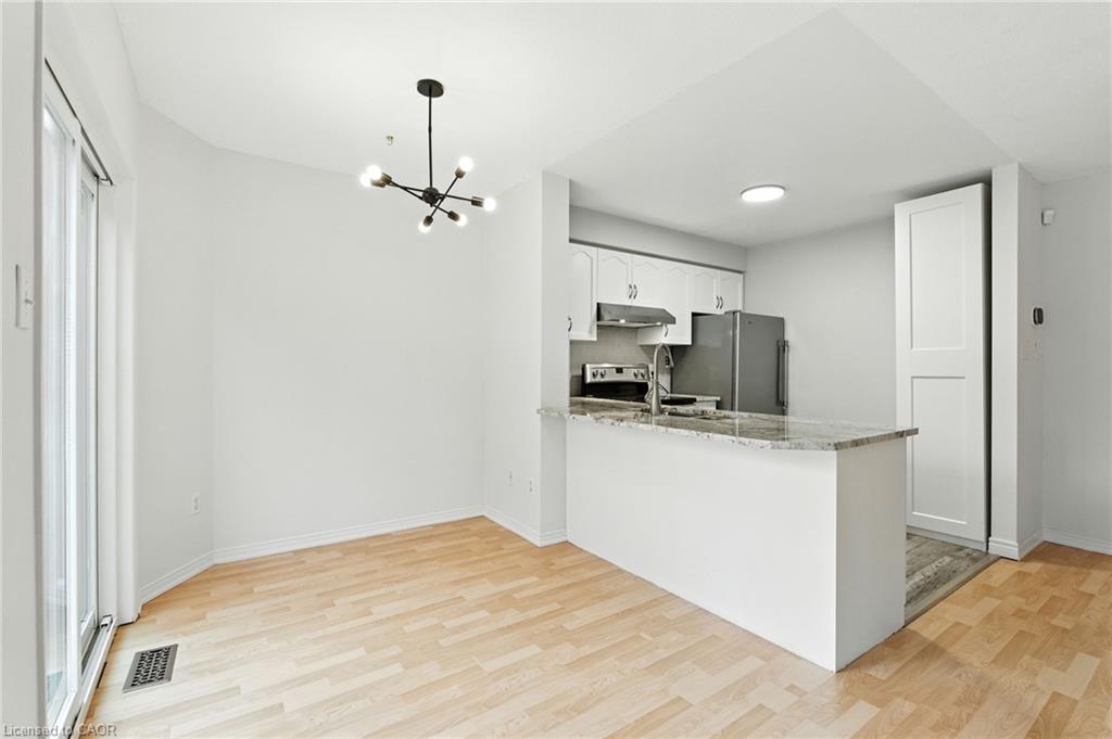 39 Foxborough Drive, Ancaster, ON - Indoor Photo Showing Kitchen