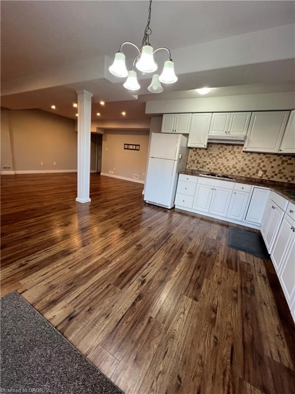 941 Audrey Place, Kitchener, ON - Indoor Photo Showing Kitchen