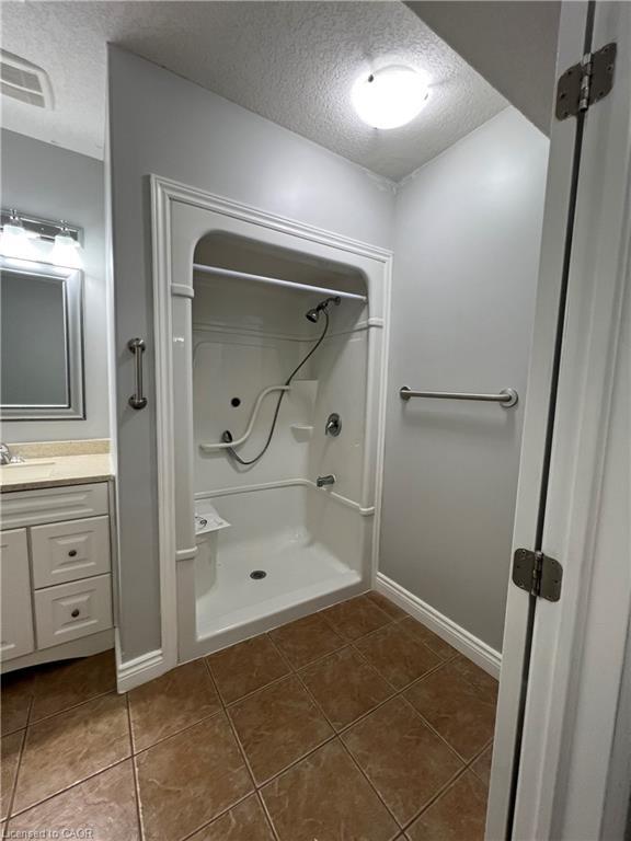 941 Audrey Place, Kitchener, ON - Indoor Photo Showing Bathroom
