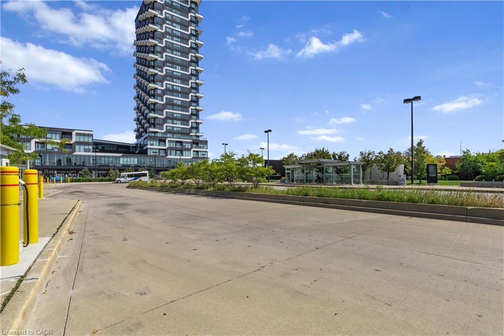 906-297 Oak Walk Drive, Oakville, ON - Outdoor