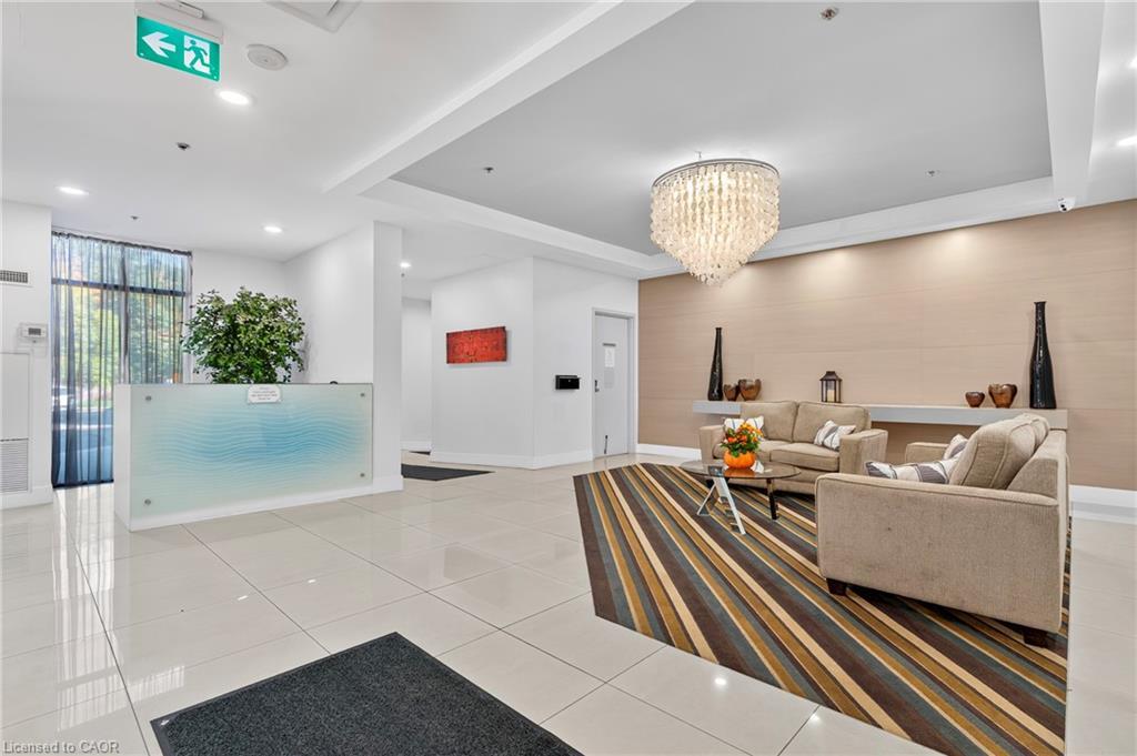 601-170 Water Street N, Cambridge, ON - Indoor Photo Showing Other Room