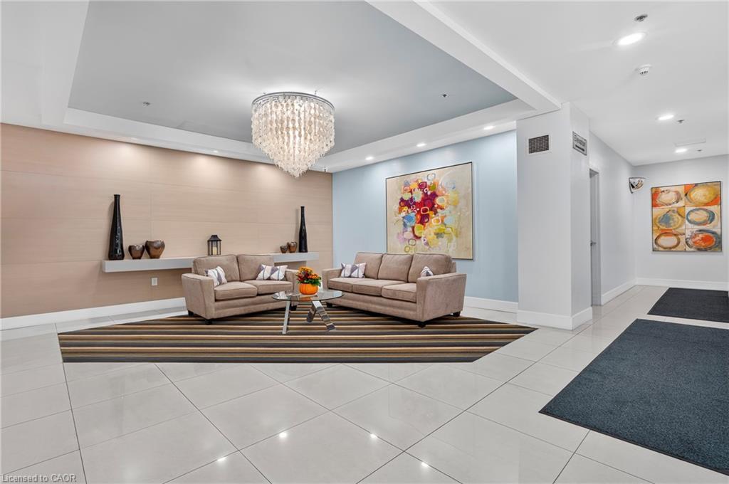 601-170 Water Street N, Cambridge, ON - Indoor Photo Showing Other Room