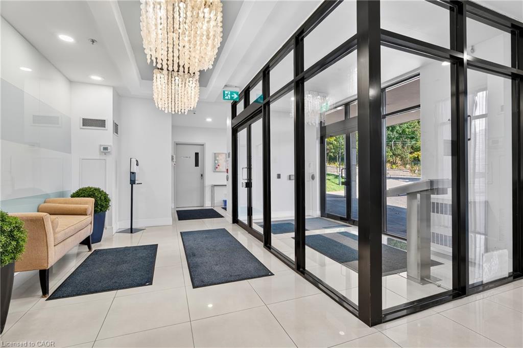 601-170 Water Street N, Cambridge, ON - Indoor Photo Showing Other Room