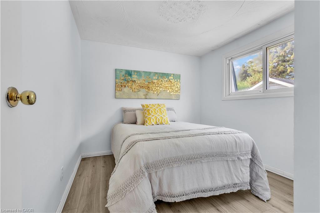 87 Christopher Drive, Waterloo, ON - Indoor Photo Showing Bedroom