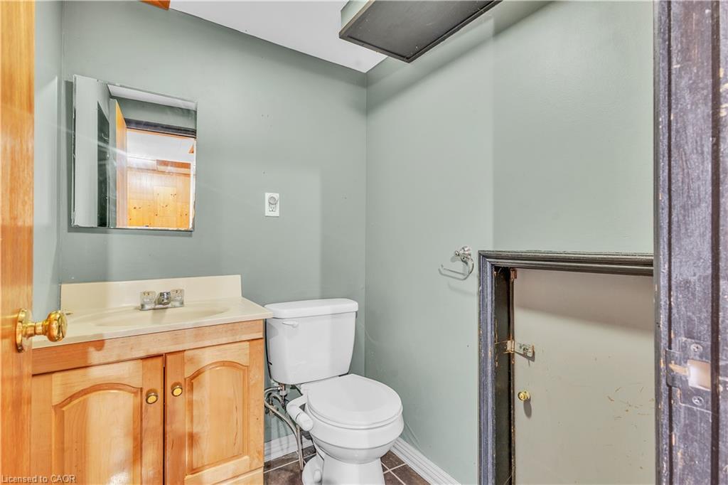87 Christopher Drive, Waterloo, ON - Indoor Photo Showing Bathroom
