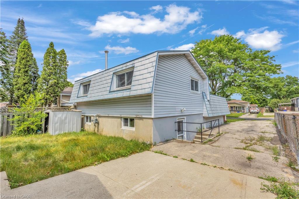 87 Christopher Drive, Waterloo, ON - Outdoor