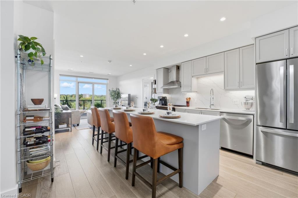 1410-15 Glebe Street, Cambridge, ON - Indoor Photo Showing Kitchen With Stainless Steel Kitchen With Upgraded Kitchen