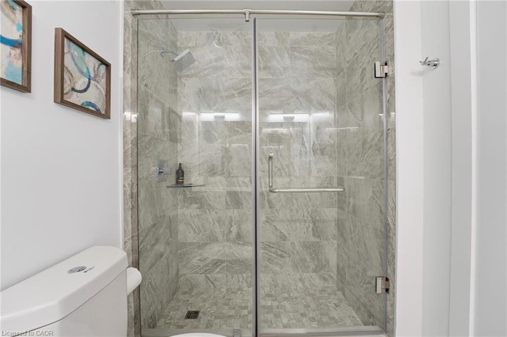 1410-15 Glebe Street, Cambridge, ON - Indoor Photo Showing Bathroom