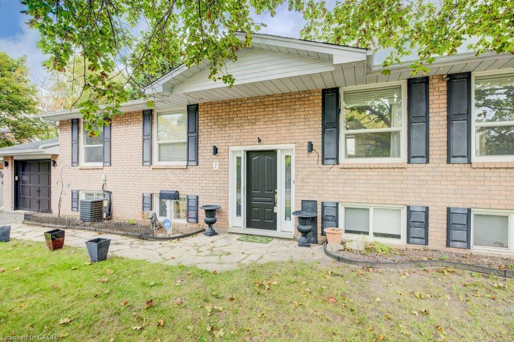 7 Folkstone Crescent, Kitchener, ON - Outdoor