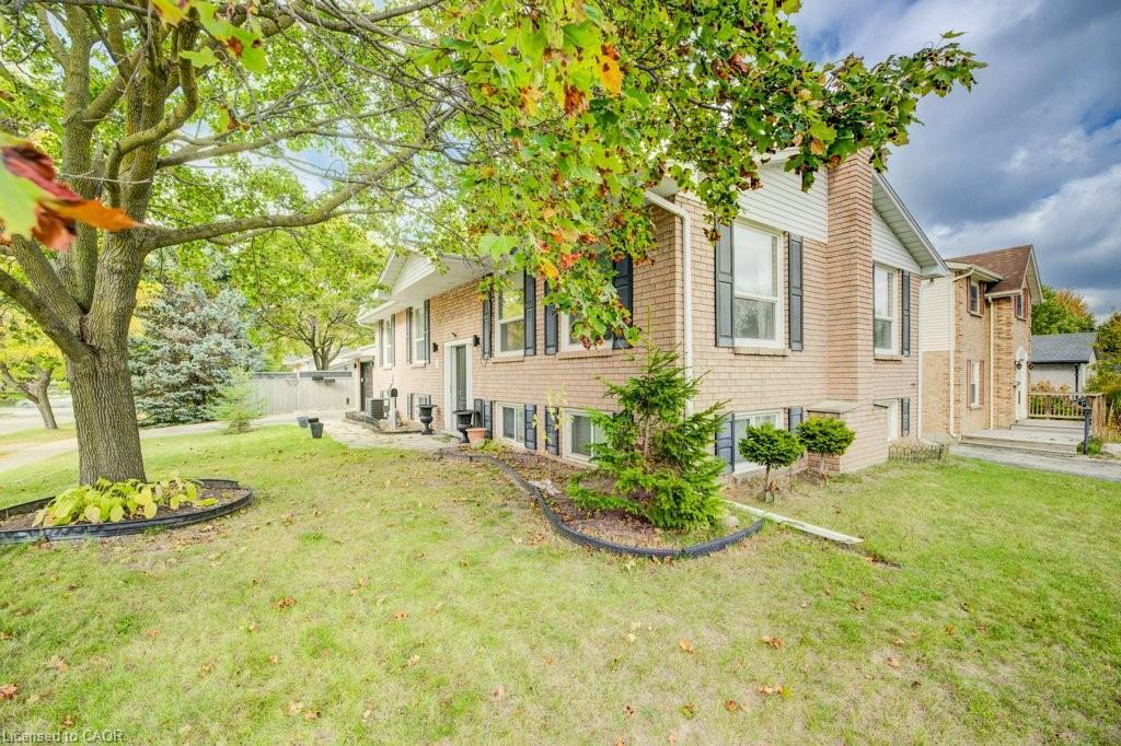 7 Folkstone Crescent, Kitchener, ON - Outdoor