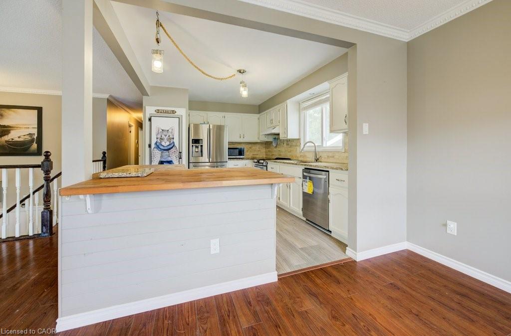 7 Folkstone Crescent, Kitchener, ON - Indoor Photo Showing Kitchen