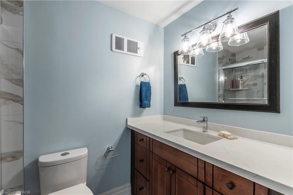 7-121 Morgan Avenue, Kitchener, ON - Indoor Photo Showing Bathroom