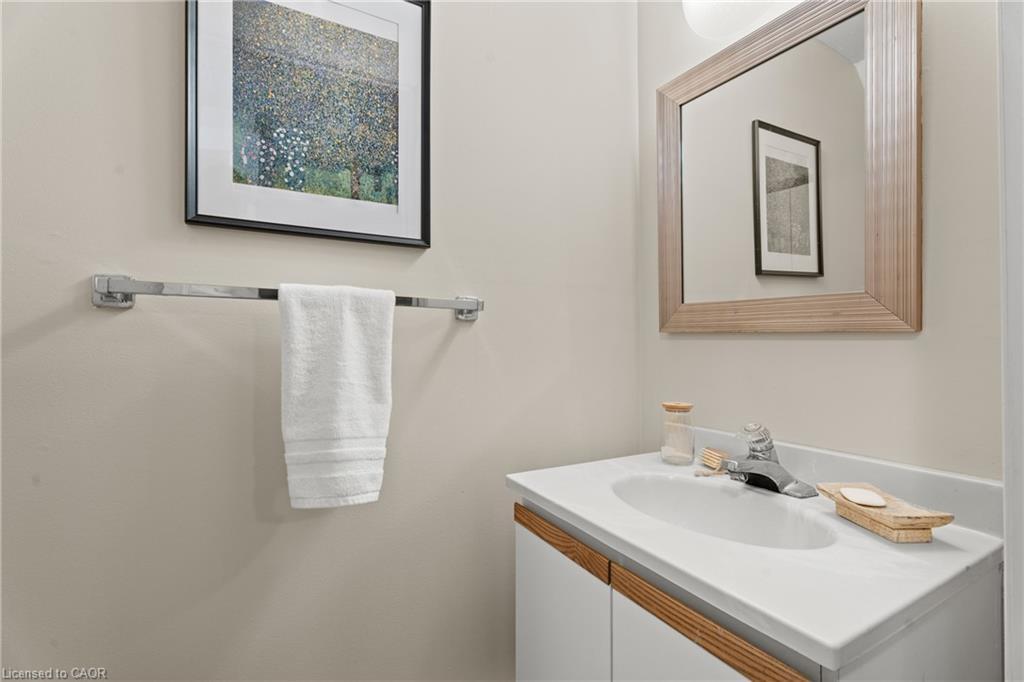 7-1967 Main Street W, Hamilton, ON - Indoor Photo Showing Bathroom