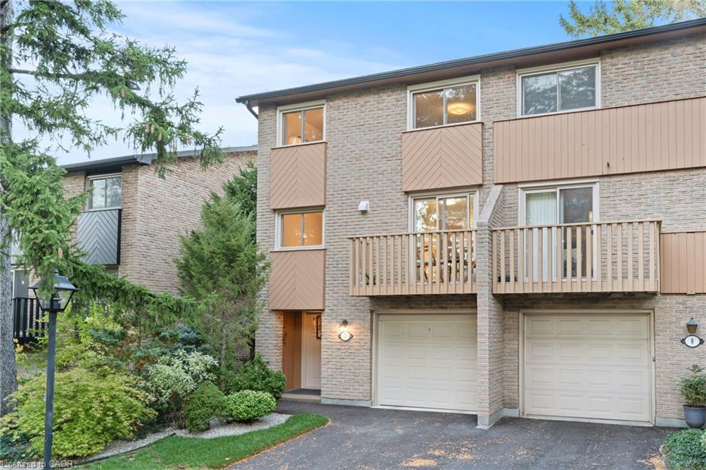 7-1967 Main Street W, Hamilton, ON - Outdoor